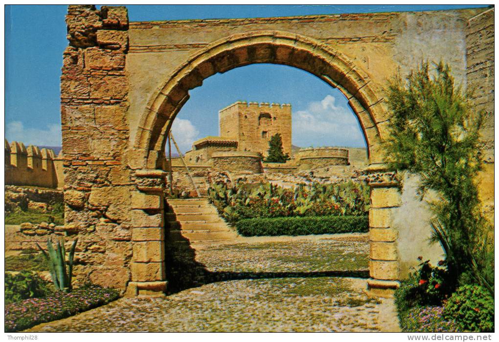 ALMERIA - Alcazaba, Arco Romano / La Forteresse, Arc Romain / The Fortress, Romain Arc - Format : 15,5 X 11 - 2 Scans - Almería