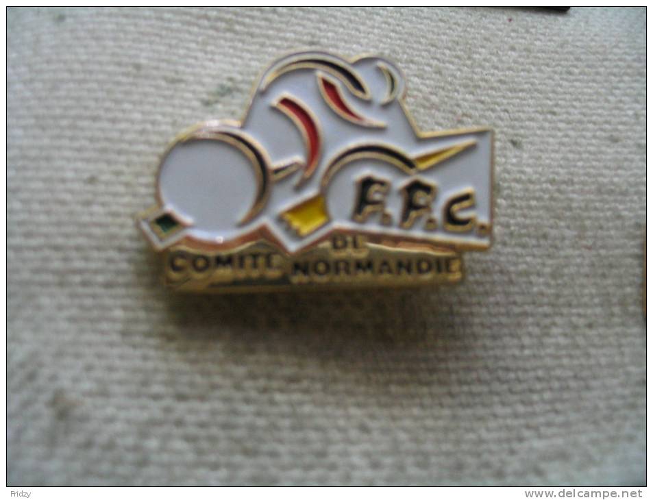 Pin´s F.F.C. ( Fédération Francaise De Cyclisme), Comité De Normandie - Wielrennen