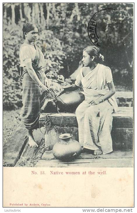 NATIVE WOMEN AT THE WELL - Sri Lanka (Ceylon)