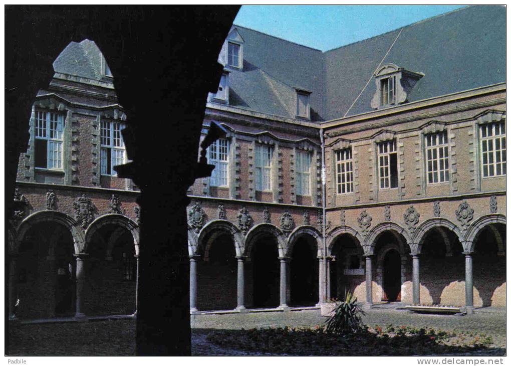 Carte Postale 59. Seclin  Cour D'honneur De L'hopital Marguerite De Flandres Trés Beau Plan - Seclin