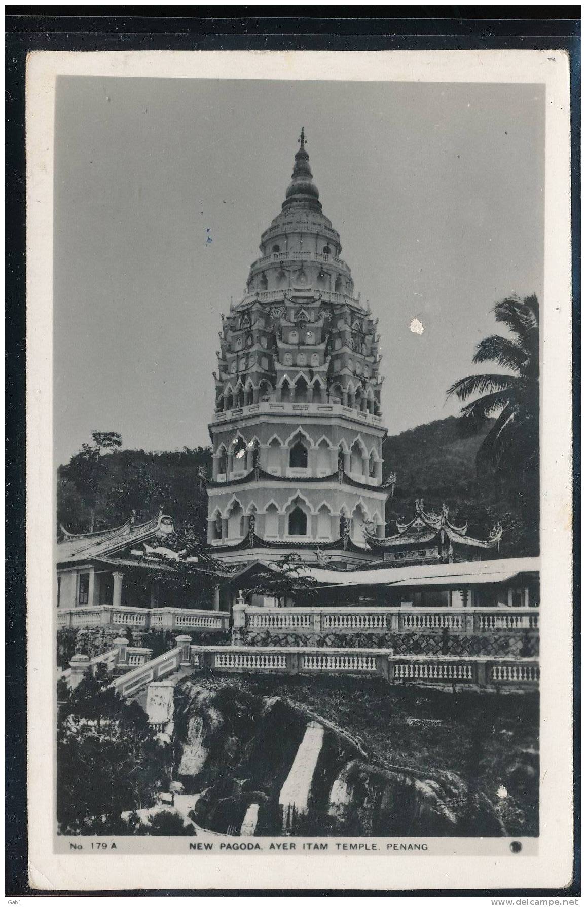 New Pagoda Ayer Itam Temple Penang - Malaysia