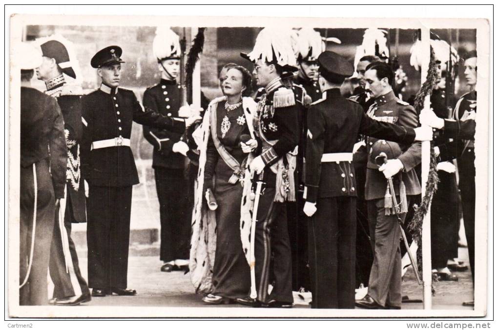 H.M. KONINGIN JULIANA VERLAAT DE NIEUWE KERK NA DE EEDSAFLEGGING A'DAM 6 SEPT. 1948 REINE HOLLANDE PAYS-BAS - Koninklijke Families
