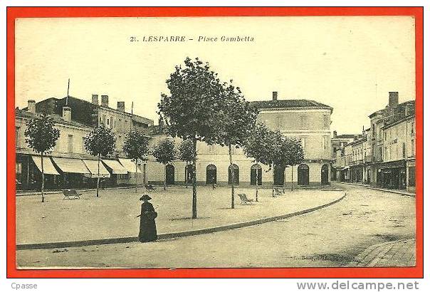 CPA 33 LESPARRE Gironde Place Gambetta ° L. Bosq édit. Bordeaux - Lesparre Medoc
