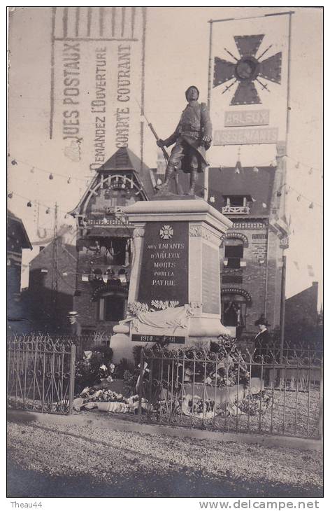 ¤¤  -  ARLEUX  -  Carte Photo  -  Le Monument Aux Morts   -  ¤¤ - Arleux