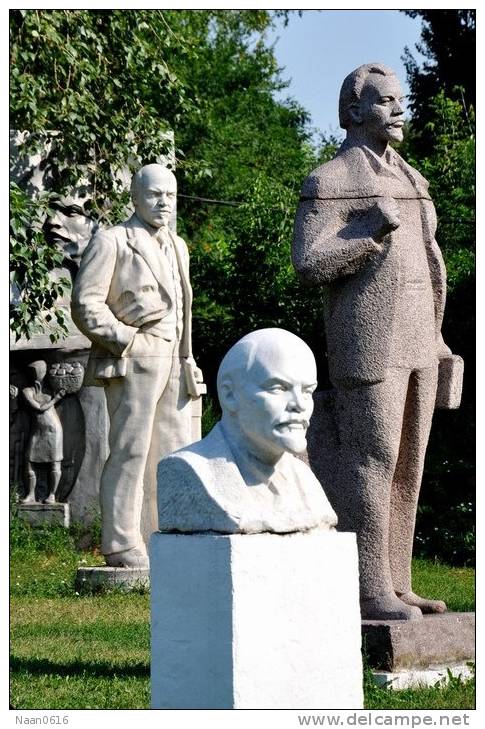 [Y55- 100   ]   Vladimir Ilyich Lenin Monument  ,  China Postal Stationery -Articles Postaux -- Postsache F - Lenin