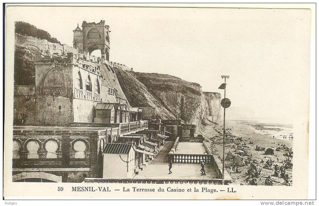 Dep 76 , Cpa MESNIL VAL , 59 , La Terrasse Du Casino Et La Plage - Mesnil-Val