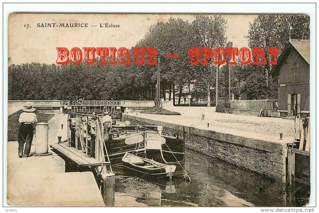 PENICHE Dans L'ECLUSE à Saint Maurice - Marinier  Batellerie  Péniches - Dos Scané - Hausboote