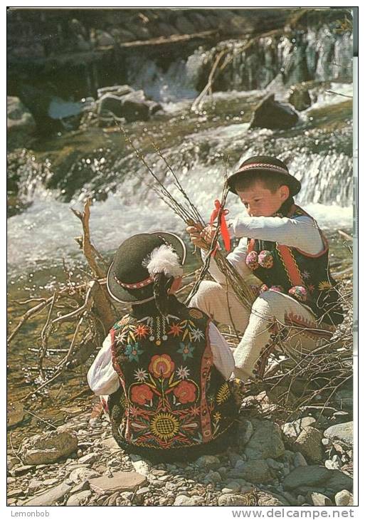 Slovakia, Kids Near Water Stream Unused Postcard [P6789] - Slovakia