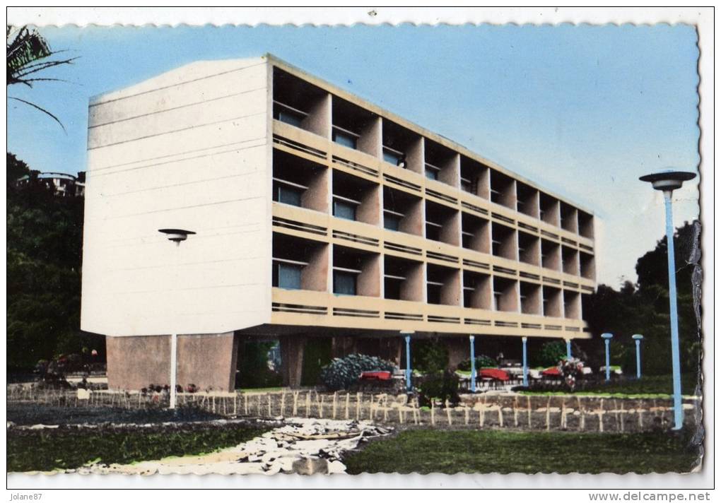CPA     REPUBLIQUE CENTRE AFRICAINE     1960          BANGUI     LE ROCK HOTEL - Centrafricaine (République)