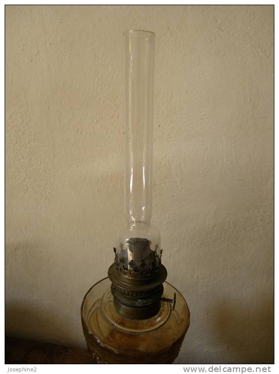 Lampe à Pétrole ( Verre Du Réservoir Penchée) - Lantaarns & Kroonluchters