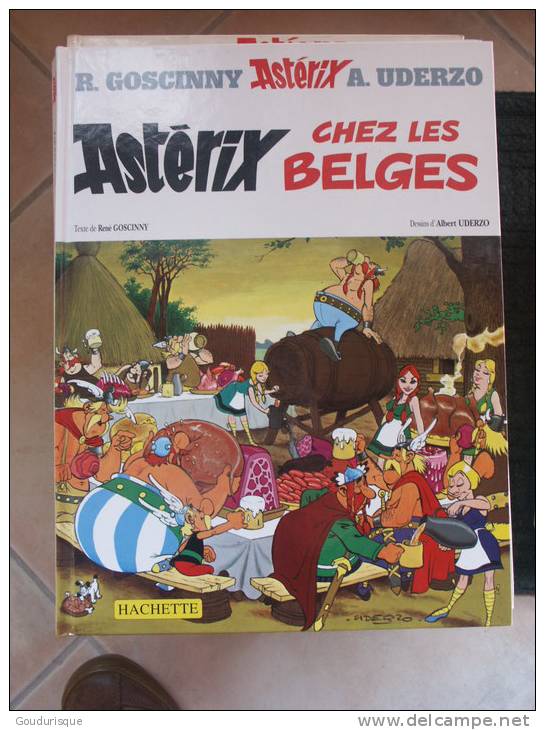 ASTERIX CHEZ LES BELGES  UDERZO - Asterix