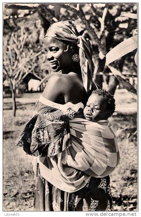 L`AFRIQUE NOIRE Mere Et Enfant 1960 Circulated - Guinea