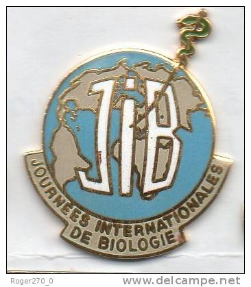 Superbe Pin´s En EGF , Médical Santé ,  JIB ,Journées Internationales De Biologie , Caducée , Mappemonde - Medical