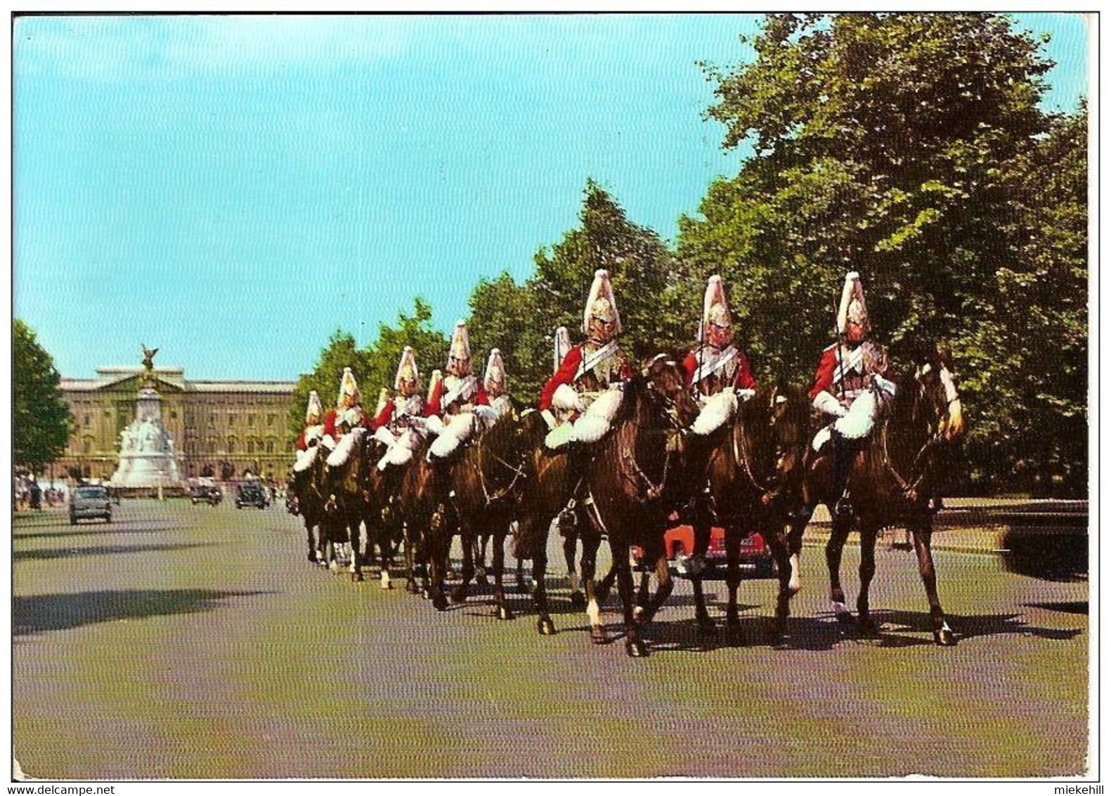 LONDON-HORSE GUARDS-GARDES A CHEVAL-military-militaire - Buckingham Palace