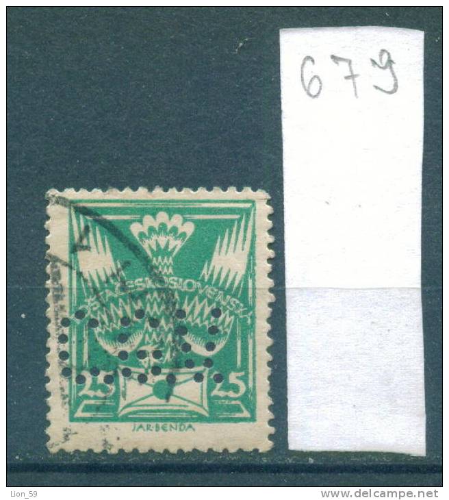 25K679 // - C.G.V. - Perfin Perfores Perforiert Perforati Perforadas Czechoslovakia Tchecoslovaquie Tschechoslowakei - Perforadas