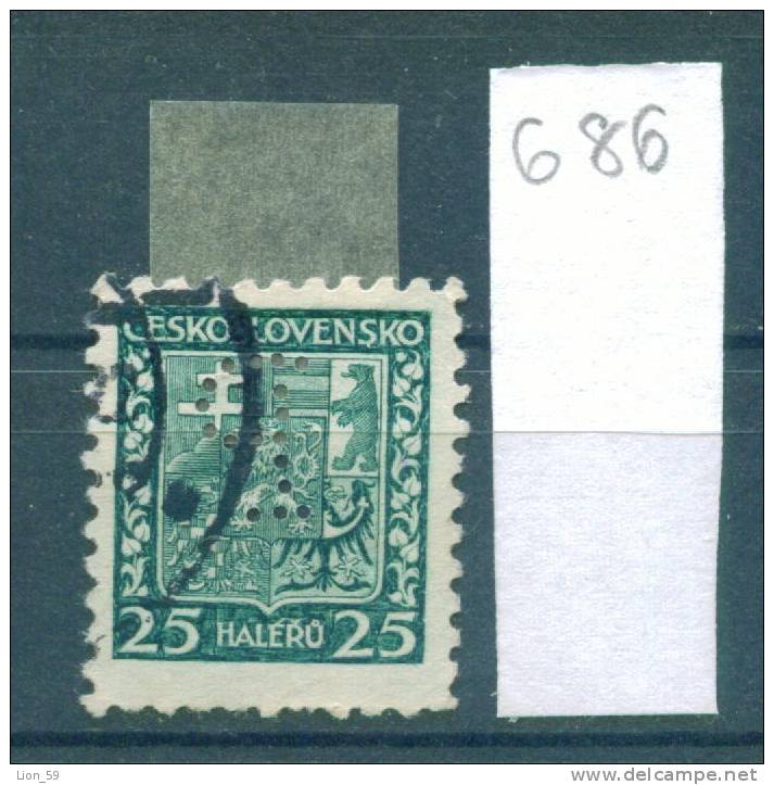 25K686 // - P - Perfin Perfores Perforiert Perforati Perforadas Czechoslovakia Tchecoslovaquie Tschechoslowakei - Perforadas