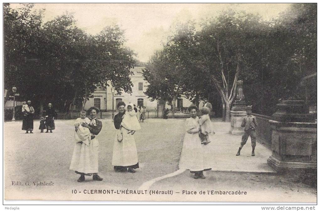 CLERMONT L HERAULT / PLACE DE L EMBARCADERE - Clermont L'Hérault
