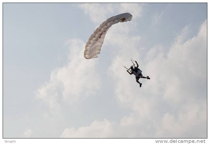 12A -068  @  Parachute,  Parachutting Fallschirm Paracaidismo   ( Postal Stationery, -Articles Postaux -Postsache F - Paracadutismo