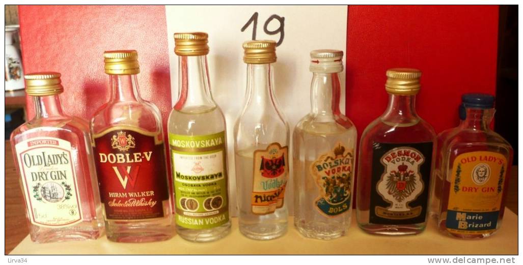 LOT DE 7 MIGNONNETTES- MINI BOTTLES- CERTAINES SONT TRES ANCIENNES- SÉLECTION : ALCOOLS BLANCS - Miniature