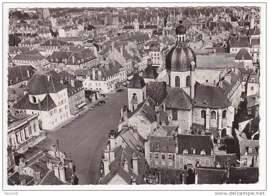 En Avion Au-Dessus De - Chalon Sur Saône - Place Hôtel De Ville, L'Eglise Saint-Pierre, Le Musée - A Circulé En 1960 - Chalon Sur Saone