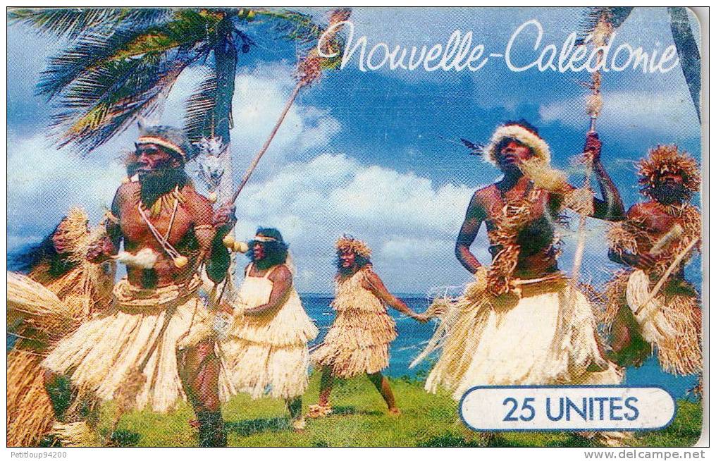 TELECARTE  NOUVELLE-CALEDONIE  25 Unités   Groupe De Wetr   Danse Dance Tradirtions - Nueva Caledonia