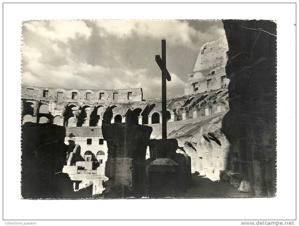 Cp, Italie, Rome, Intérieur Du Colosseo, Voyagée - Colisée