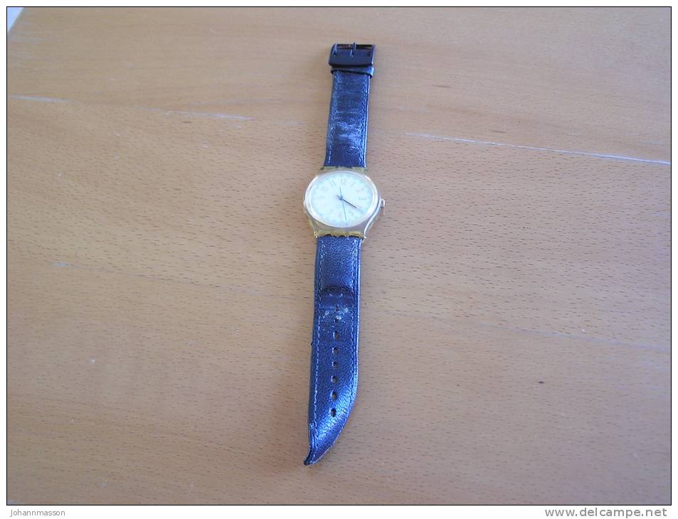 Montre  Pour Piéces Dans L état  De Marque Swatch  Swiss - Moderne Uhren