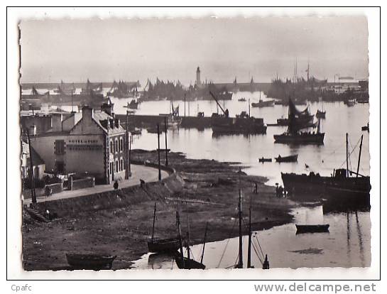 Carte 1950 GUILVINEC / Lechiagat Et Le Port / Port Au Crépuscule - Guilvinec