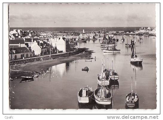 Carte 1950 GUILVINEC / Lechiagat Et Le Port / Port Au Crépuscule - Guilvinec