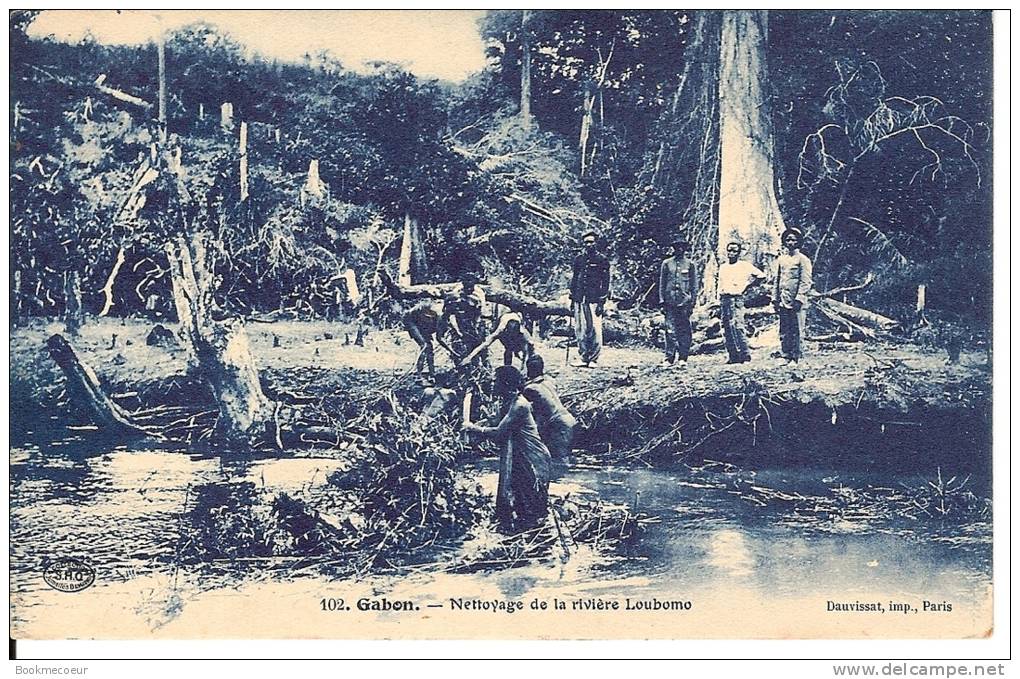 GABON     NETTOYAGE DE LA RIVIERE LOUBOMO   102 - Gabun