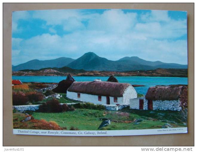 CPSM Thatched Cottage Near Renvyle,Connemara,Co Galway,Ireland   L879 - Galway