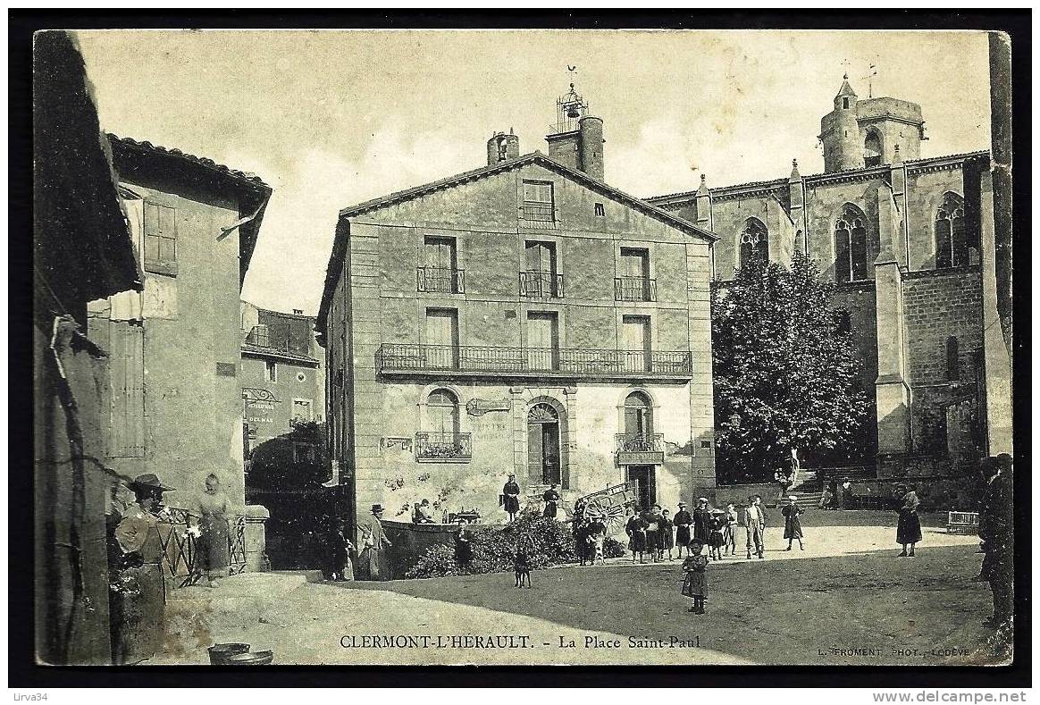 CPA  ANCIENNE- FRANCE- CLERMONT-L'HERAULT (34)- LA PLACE SAINT-PAUL EN GROS PLAN  AVEC BELLE ANIMATION- - Clermont L'Hérault