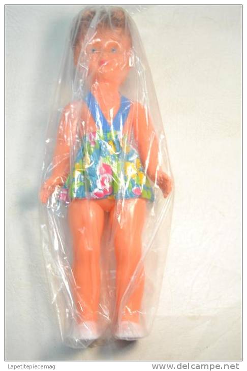 Ancienne Poupée En Plastique. Neufs En Sachet, Années 1960 -1970, Style Hippie Avec Petite Robe A Fleurs - Puppen