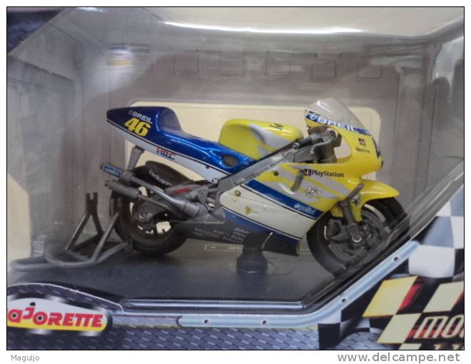 MOTOGP 1/18 N° 46 VALENTINO .ROSSI METAL  MARQUE MAJORETTE  LIRE!!! - Motos