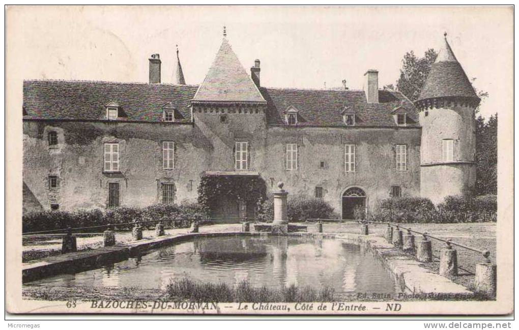BAZOCHES-du-MORVAN - Le Château, Côté De L'Entrée - Bazoches