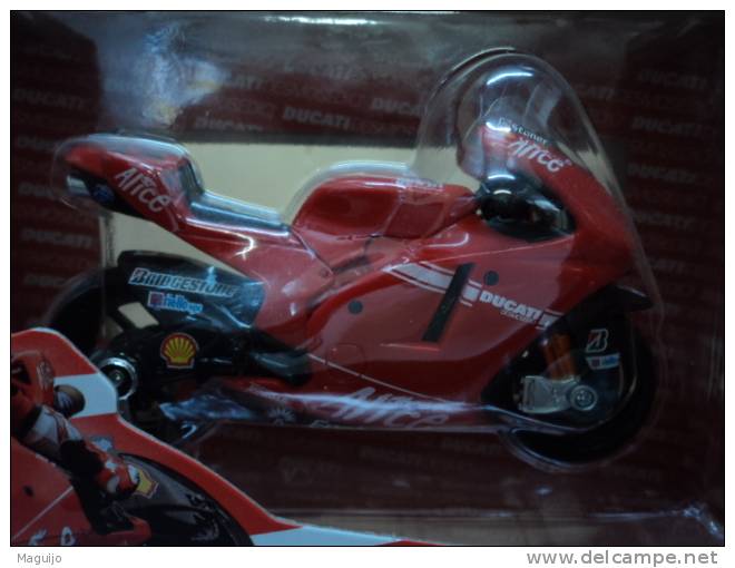 DUCATI CORSE : CASEY STONER N° 27 DUCATI DESMOSEDICI  ANNEE 2009  LIRE !!! - Motos