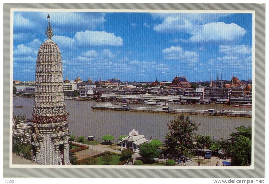 Bangkok View Of Chao-Pra-Ya River, In Front Of Temple Of Dawn - Thaïlande