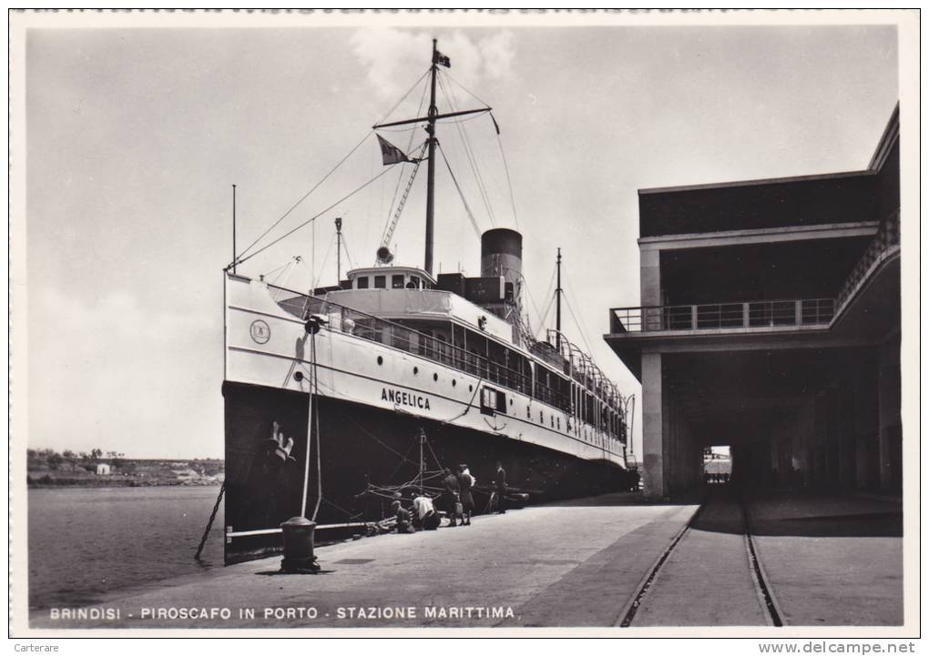 Italie,italia,puglia,pouilles,BRINDISI ,port,bateau Ferry,piroscafo In Porto,vapeur,stazione Maritime - Brindisi