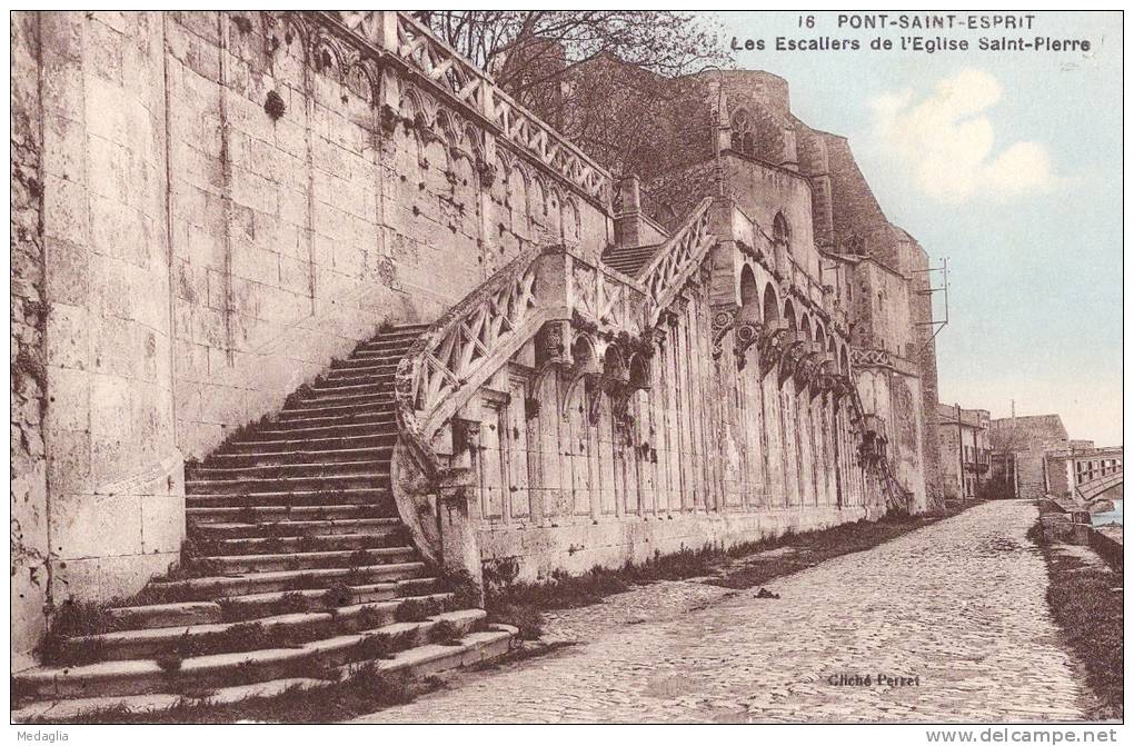 PONT SAINT ESPRIT - LES ESCALIERS DE L EGLISE ST PIERRE - Pont-Saint-Esprit