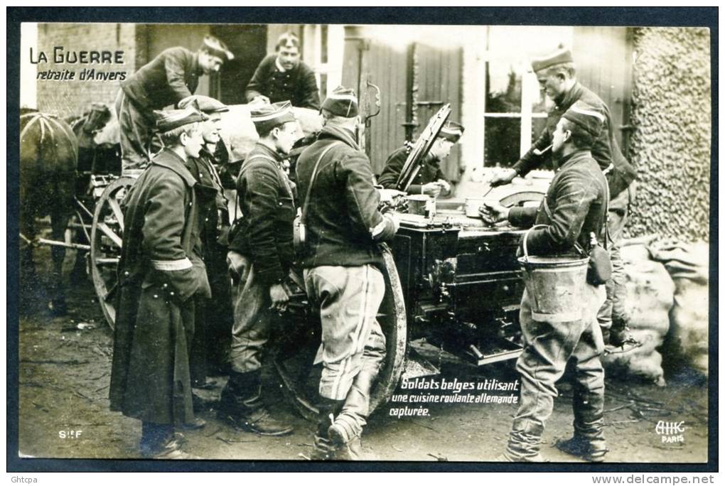 CPA. Carte / Photo. GUERRE 1914-1918. Retraite D\´Anvers. Soldats Belges Utilisant Une Cuisine Roulante Capturée. - Guerre 1914-18