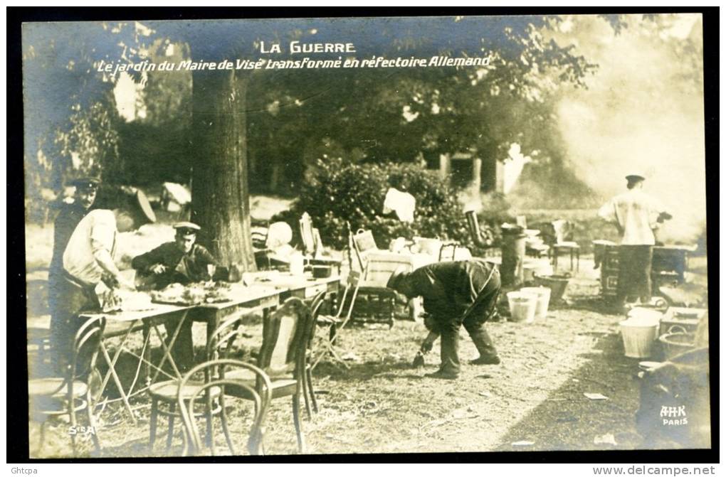 CPA. Carte / Photo.    LA GUERRE. Le Jardin Du Maire De Vise Transformé En Réfectoire Allemand. - Guerre 1914-18
