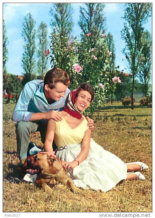 CPM - Couple (couple, Chien, Parc, ...)  (Edizioni Saemee, S/541) - Couples