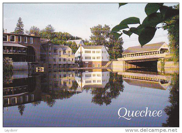 Village Of Quechee, Vermont - Ottauquechee River Under Covered Bridge - Andere & Zonder Classificatie