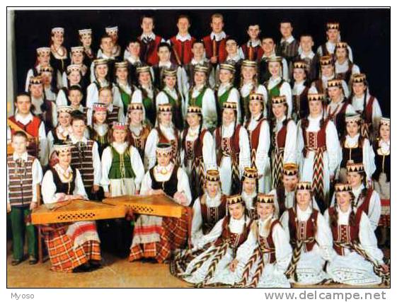 Ensemble Pynimelis Kniaudiskiu Panevezys  Lithuania, Costumes Folkloriques, Instruments De Musique, - Lituanie