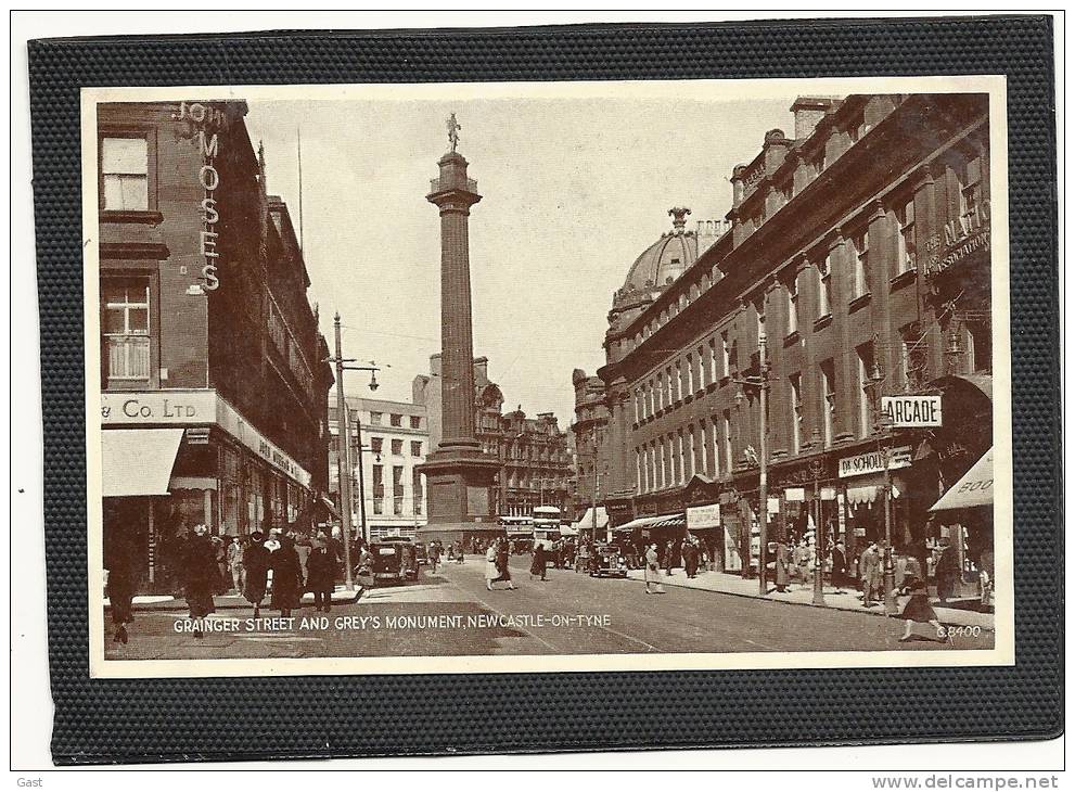 NEWCASTLE  UPON  TYNE   GRAINGER STREETAND  GREY 'S  MONUMENT - Newcastle-upon-Tyne