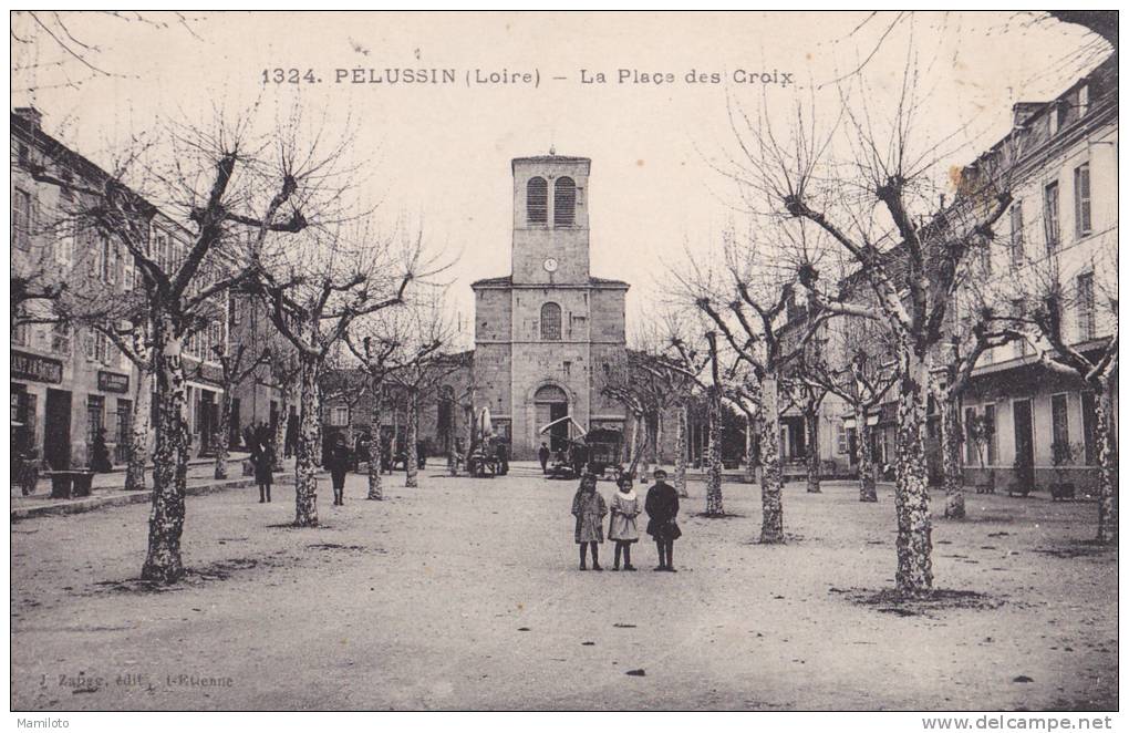 PELUSSIN " La Place Des Croix - Pelussin