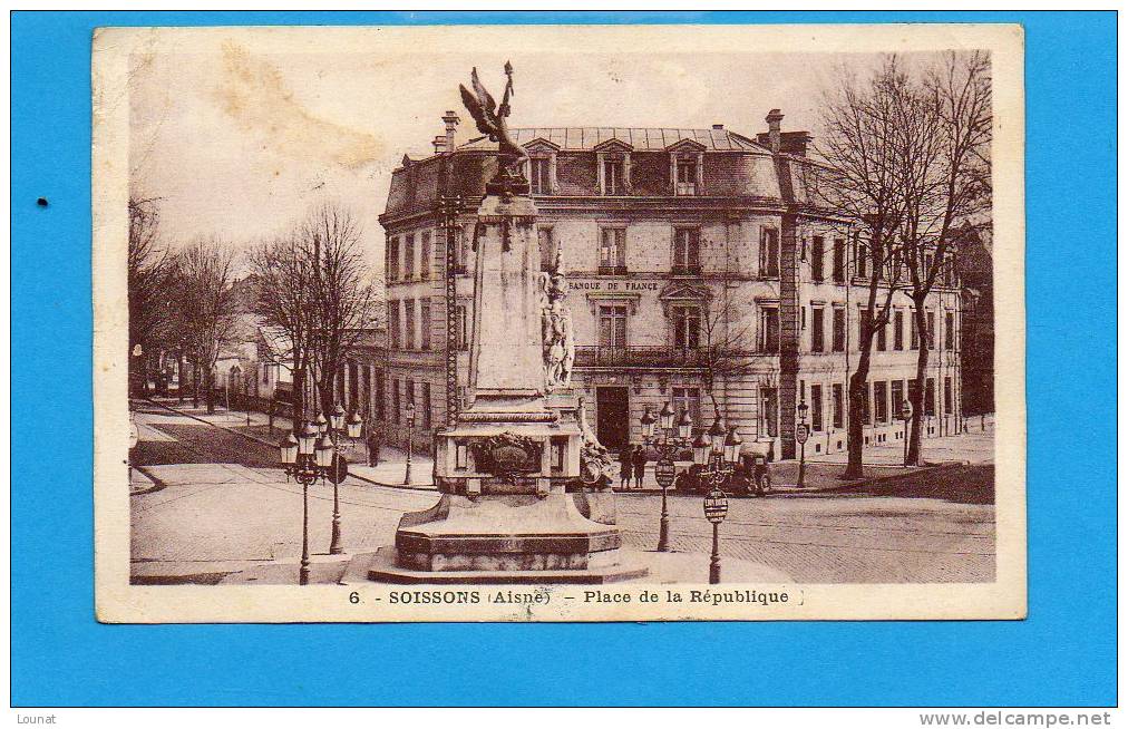 02 SOISSONS - Place De La République -Banque De France - Plis Coin Gauche - Banques