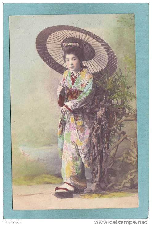 JAPON  - JEUNE FILLE EN COSTUME TRADITIONNEL -   BELLE CARTE PRECURSEUR   - - Kobe