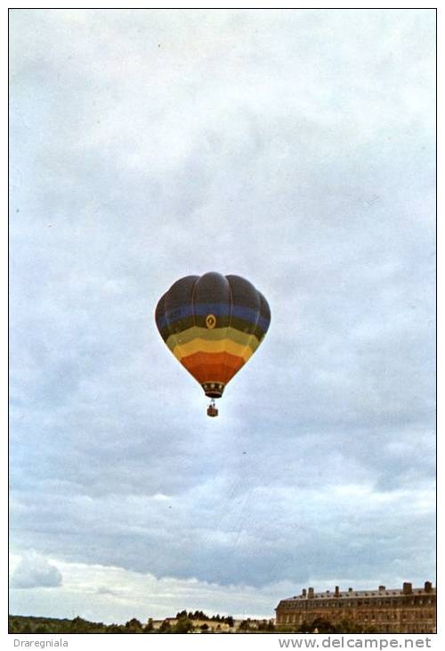 Reconstitution De L'envol De La Montgolfiere Due Aux Frères Montgolfière - Globos