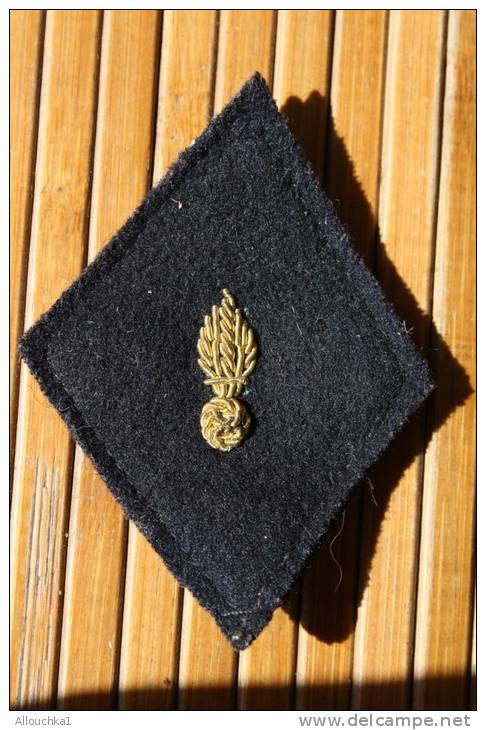 MILITARIA ECUSSON MILITAIRE TISSU GENDARMERIE  FRANCAISE + AGRAPHES VERSO - Equipement